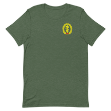 Lade das Bild in den Galerie-Viewer, T-Shirt Sanitäter gelb Brust