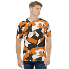 Lade das Bild in den Galerie-Viewer, Herren-T-Shirt Swedish Camo Orange
