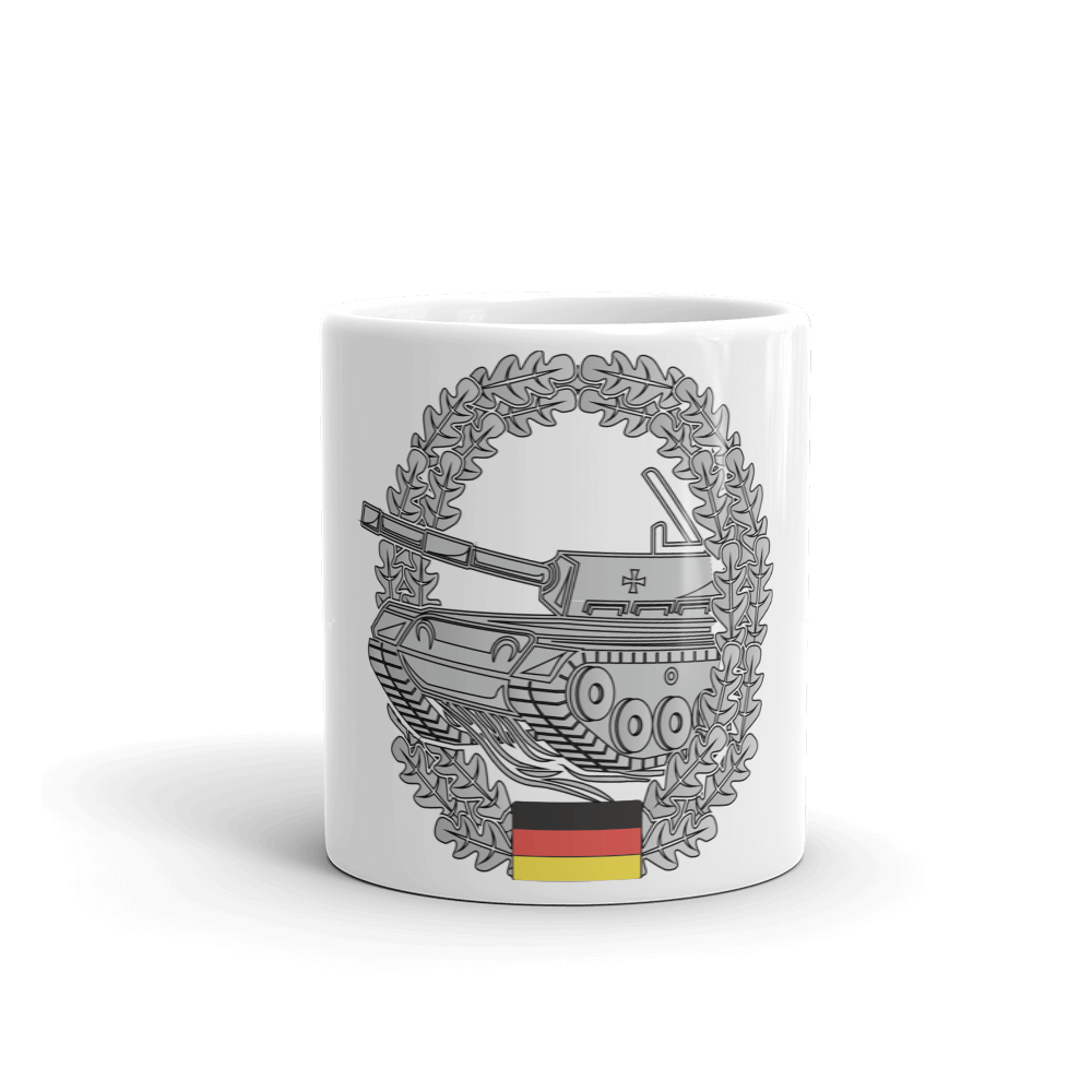 Weiße, glänzende Tasse Panzer